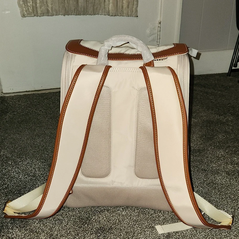 NEW, VERY NICE, NEVER USED VOOCOO Small Pet Carrier Backpack...Cat, Dog, etc.